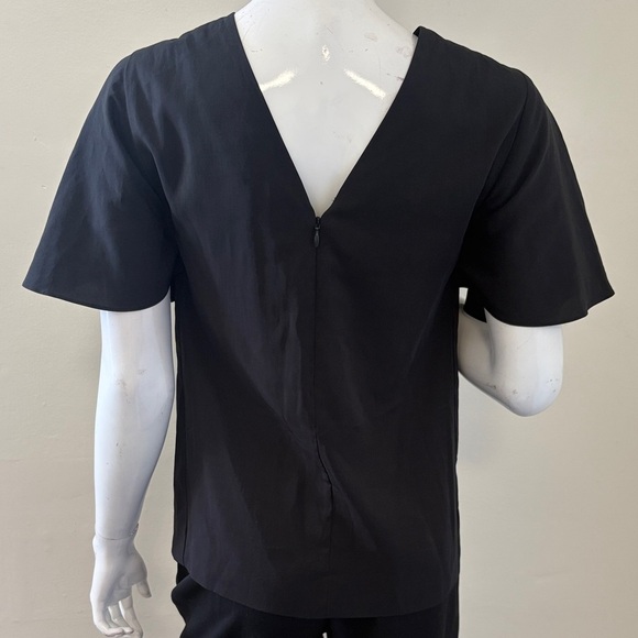 COS Black Butterfly Short Sleeve Top w V Shaped Zip-up Back Normcore - Picture 2 of 5